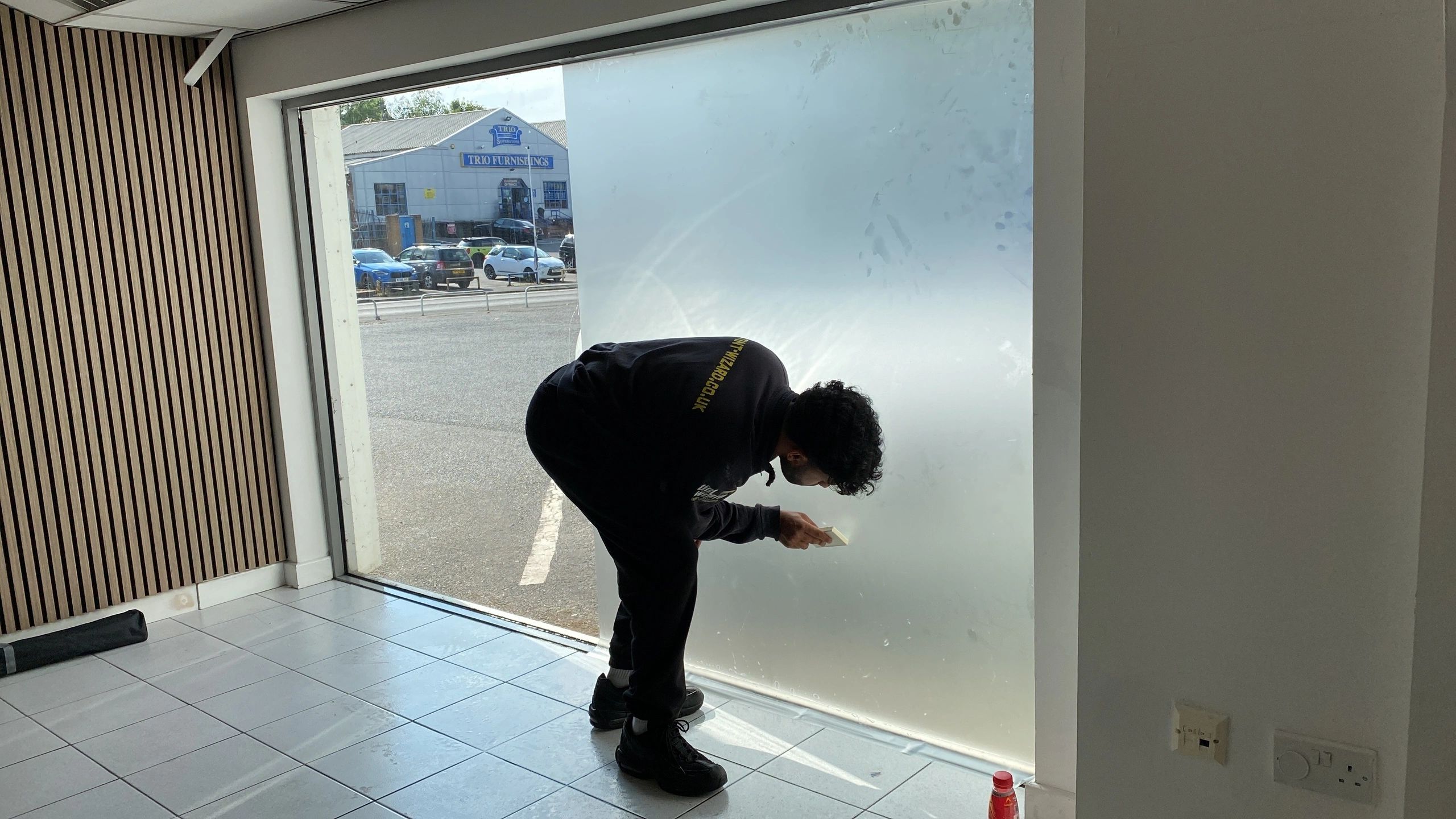 Applying frosted film